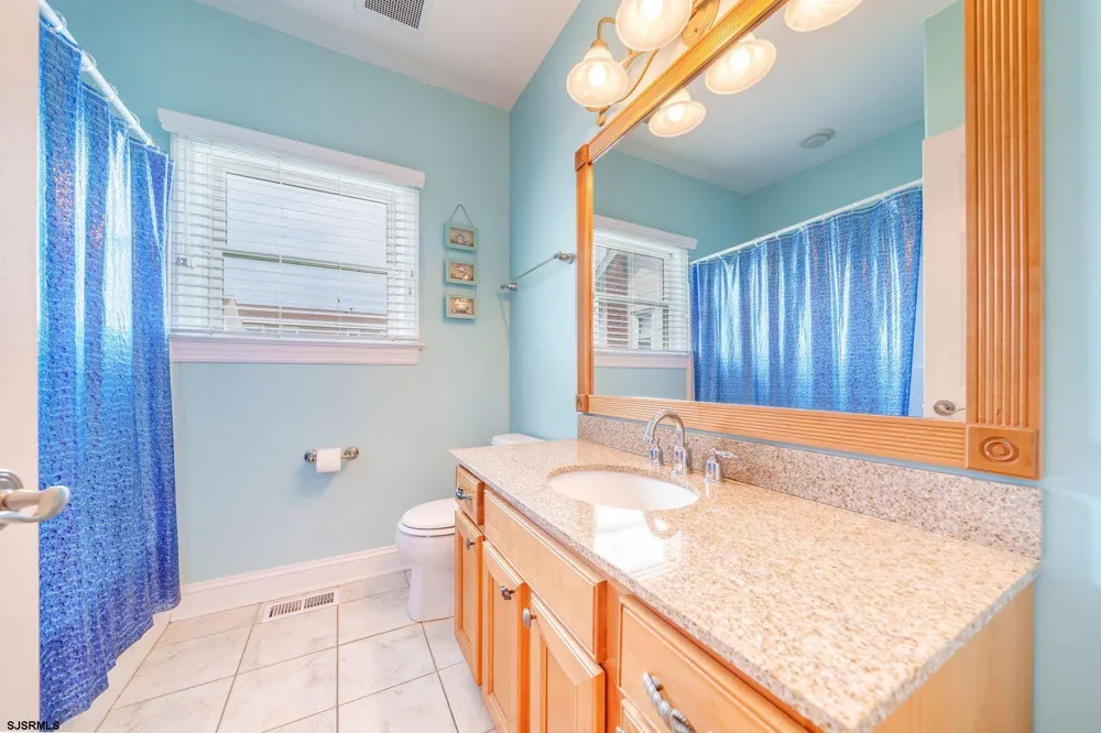 17 Ocean Ave Ocean City, NJ 08226