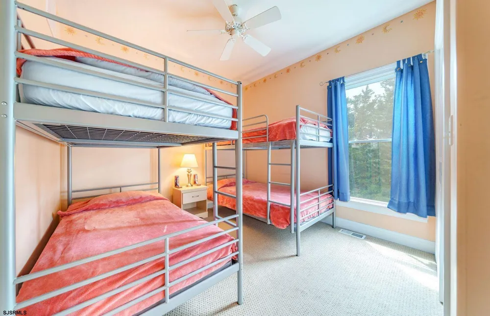 17 Ocean Ave Ocean City, NJ 08226