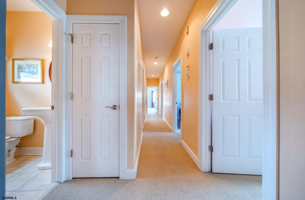 17 Ocean Ave Ocean City, NJ 08226