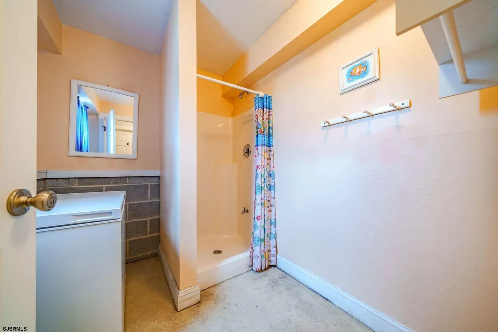 17 Ocean Ave Ocean City, NJ 08226