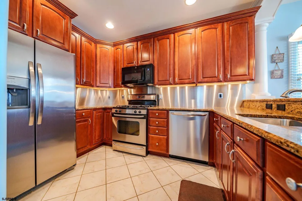 17 Ocean Ave Ocean City, NJ 08226
