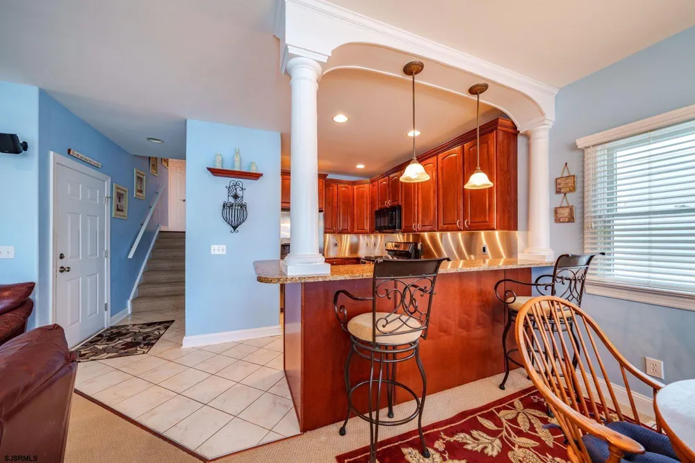 17 Ocean Ave Ocean City, NJ 08226