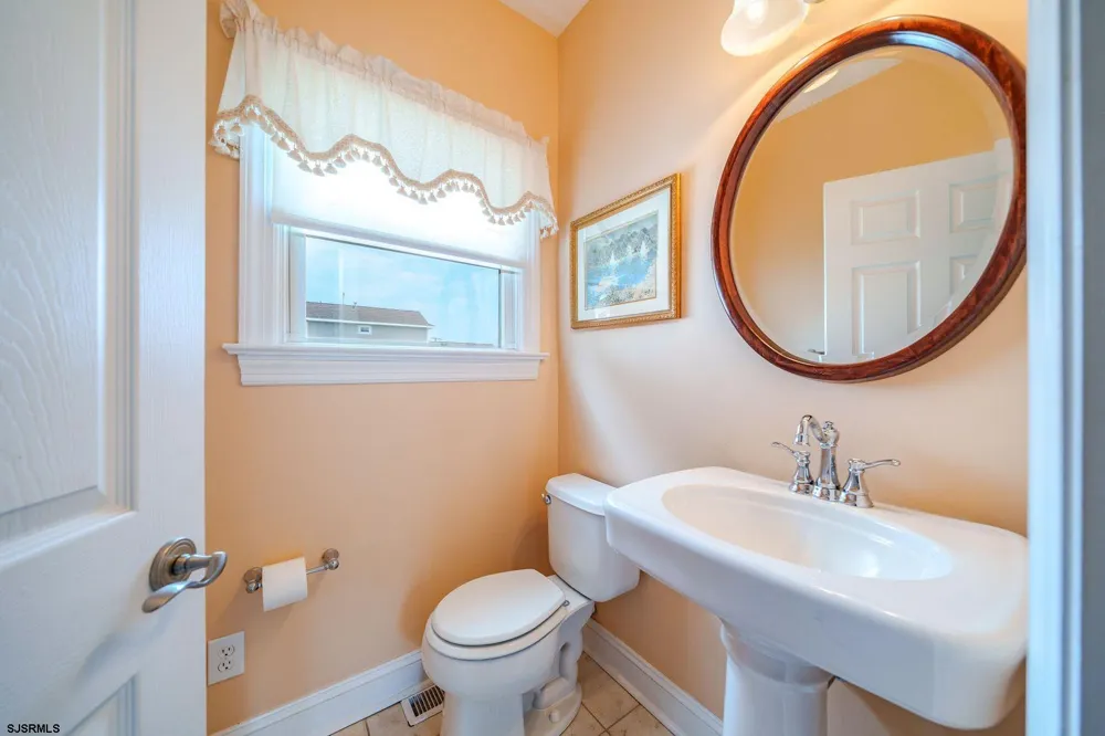 17 Ocean Ave Ocean City, NJ 08226