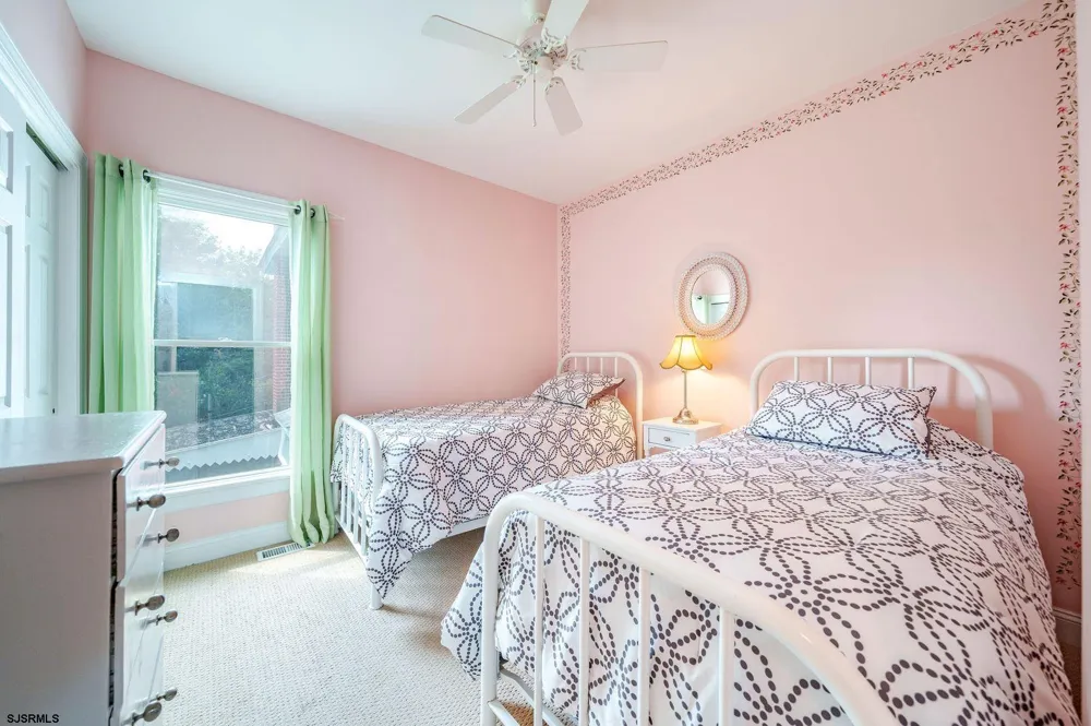 17 Ocean Ave Ocean City, NJ 08226