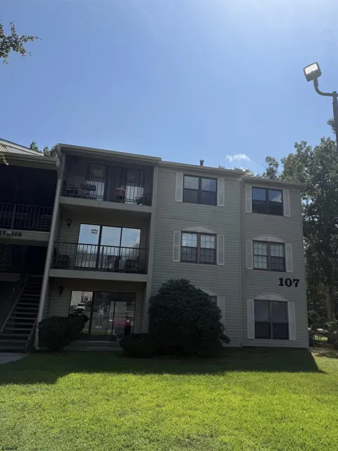 163 Colonial Ct