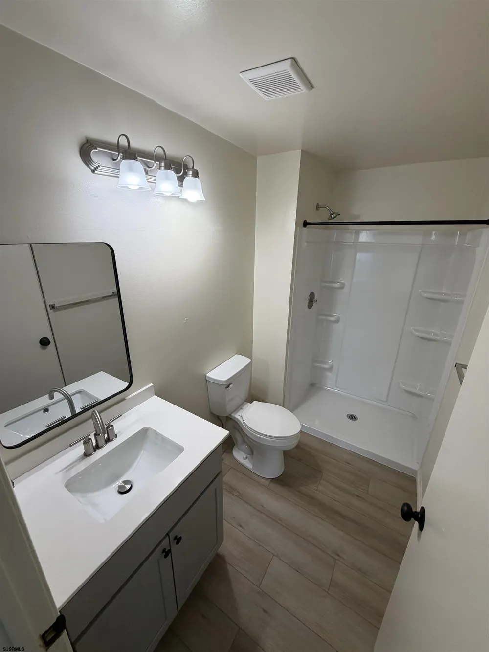 163 Colonial Ct Galloway Township, NJ 08205