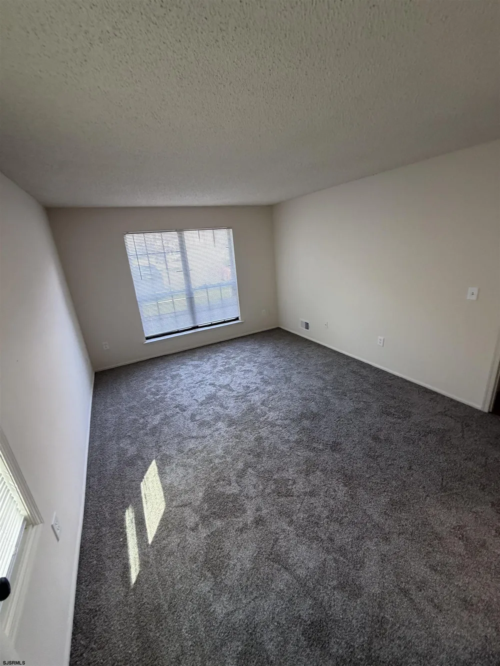 163 Colonial Ct Galloway Township, NJ 08205