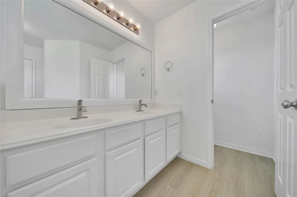 6403 Larrycrest Drive Pearland, TX 77584