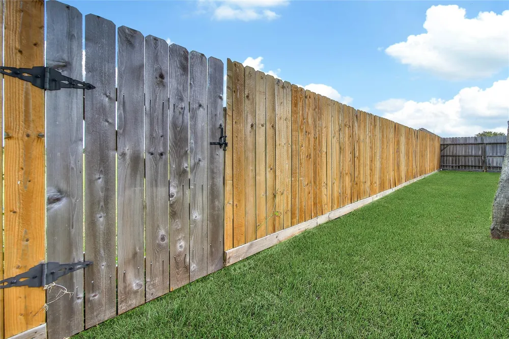6403 Larrycrest Drive Pearland, TX 77584