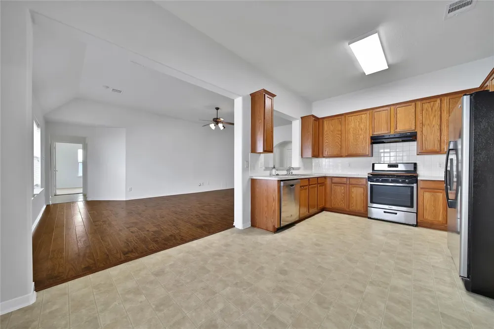 6403 Larrycrest Drive Pearland, TX 77584