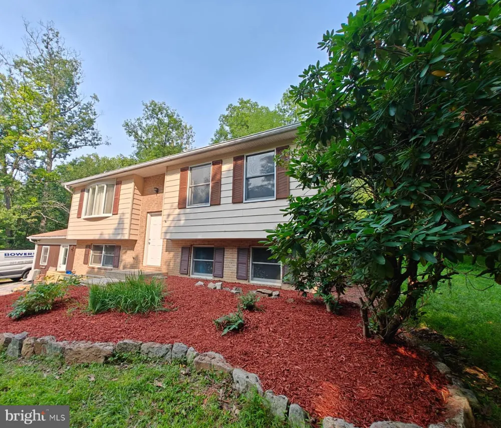 36 SNAKE LANE Hedgesville, WV 25427