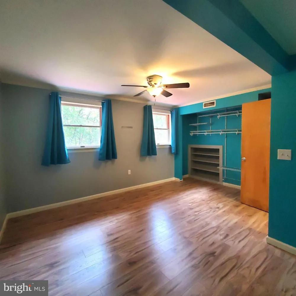 36 SNAKE LANE Hedgesville, WV 25427