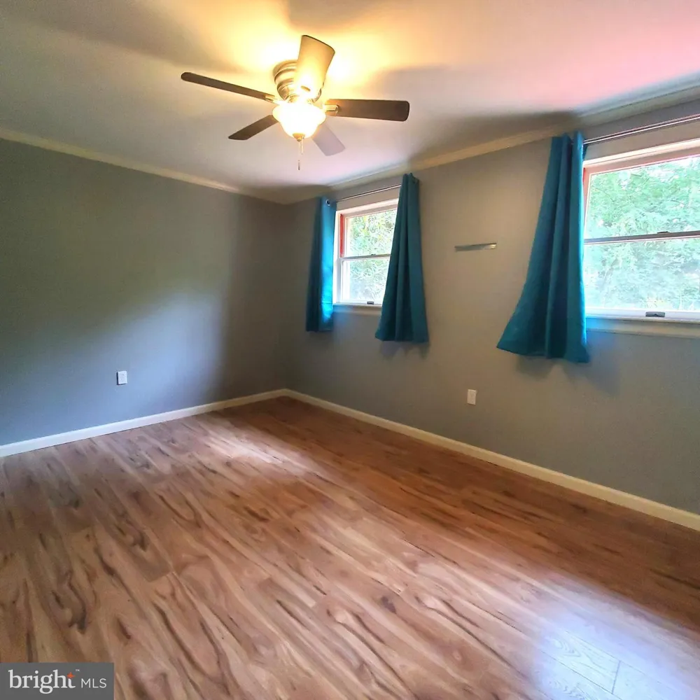 36 SNAKE LANE Hedgesville, WV 25427