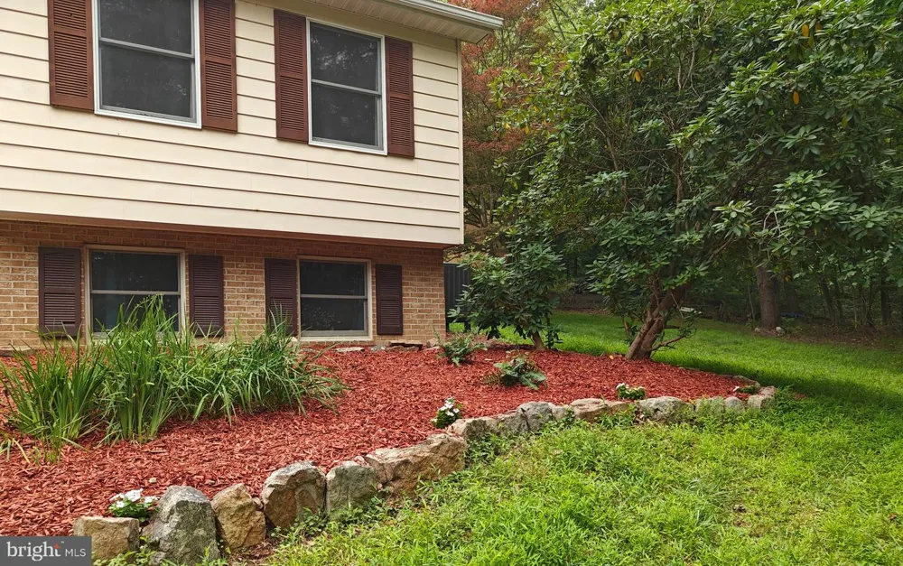36 SNAKE LANE Hedgesville, WV 25427
