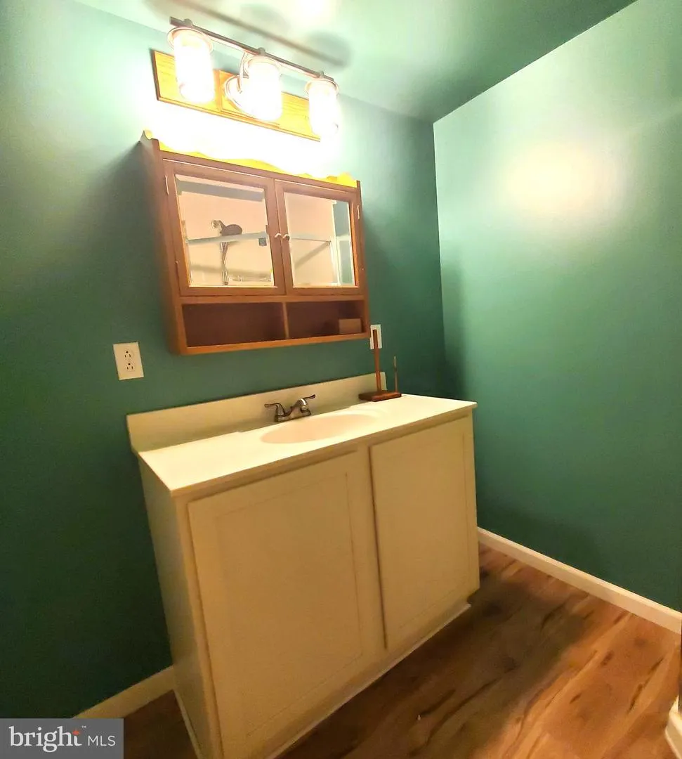 36 SNAKE LANE Hedgesville, WV 25427