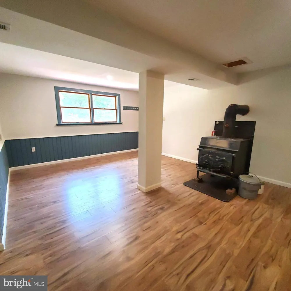 36 SNAKE LANE Hedgesville, WV 25427