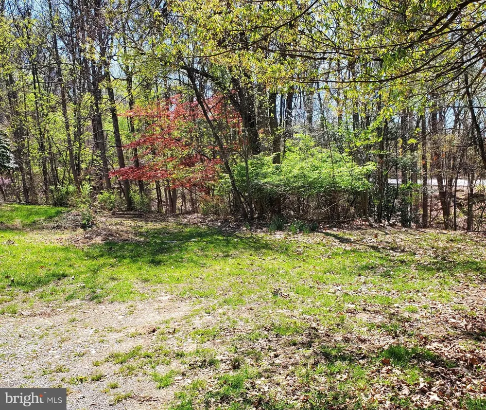 36 SNAKE LANE Hedgesville, WV 25427