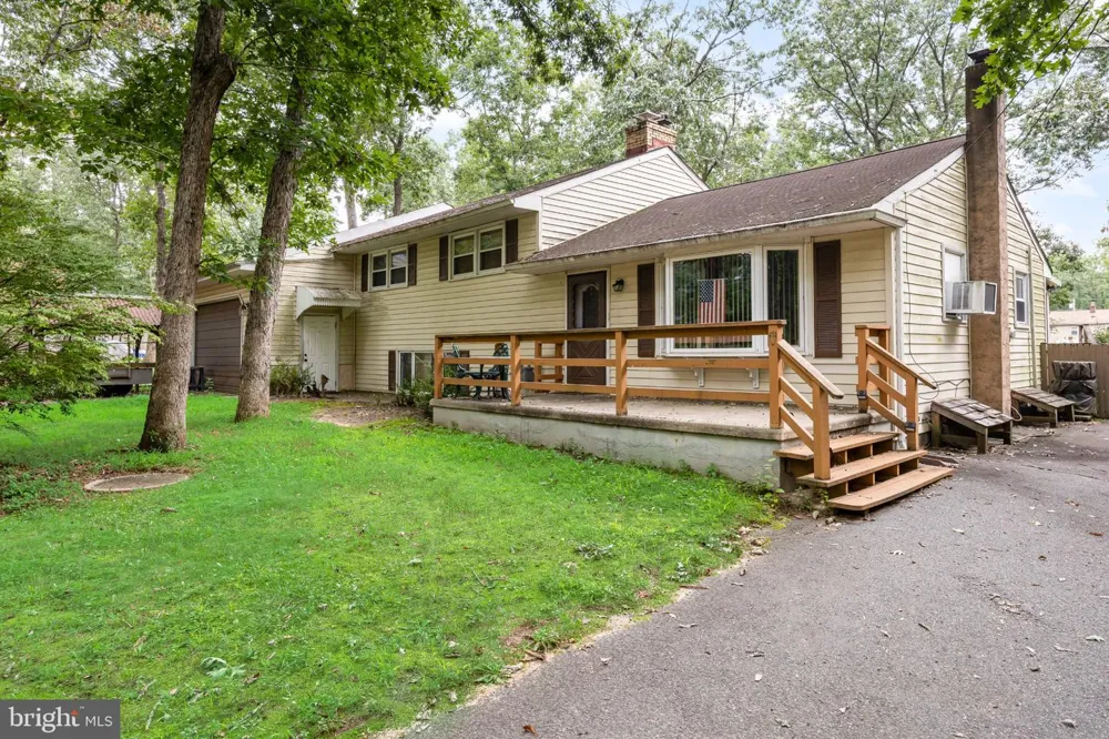 113 MARBEL AVENUE Marlton, NJ 08053