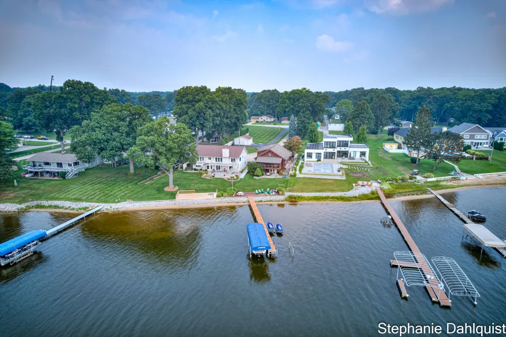1601 Westwind Court Muskegon, MI 49445