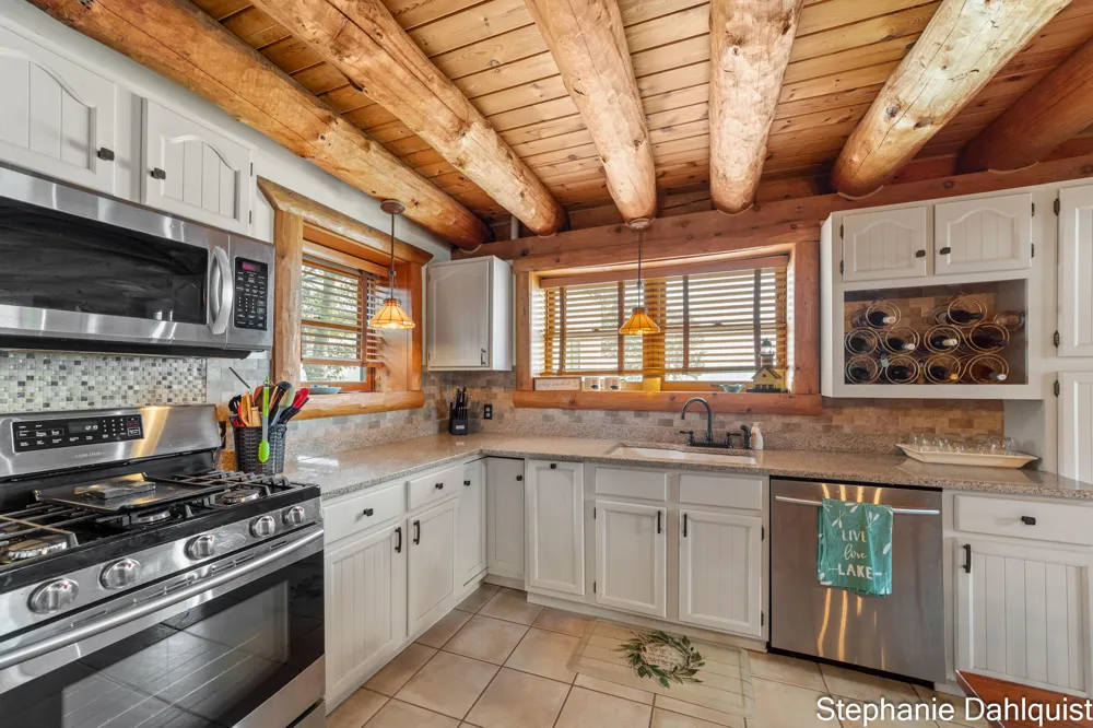 1601 Westwind Court Muskegon, MI 49445