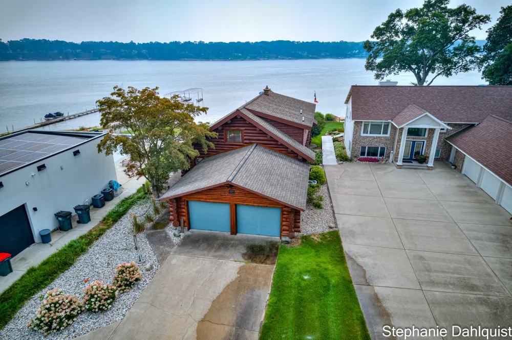 1601 Westwind Court Muskegon, MI 49445