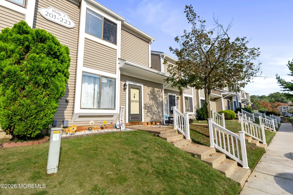 211 Sandra Place #211 Brick, NJ 08724