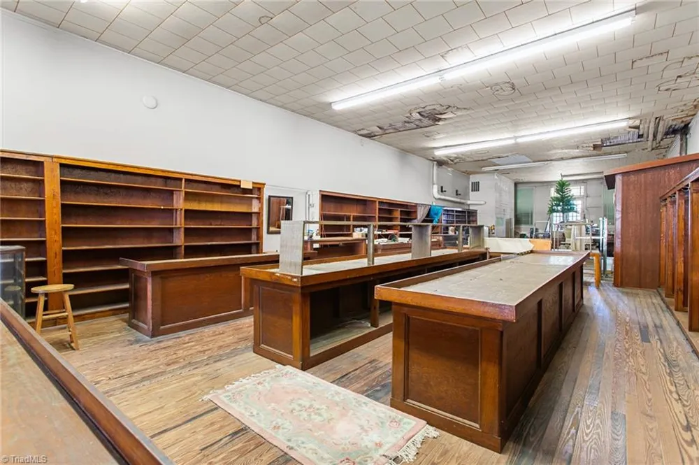 115 W Swannanoa Avenue Liberty, NC 27298