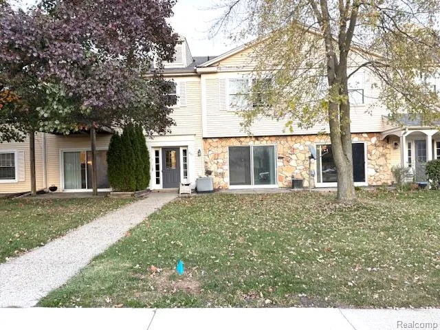 831 BLOOMFIELD VILLAGE BOULEVARD #B Auburn Hills City, MI 48326