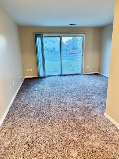 831 BLOOMFIELD VILLAGE BOULEVARD #B Auburn Hills City, MI 48326