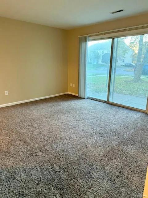 831 BLOOMFIELD VILLAGE BOULEVARD #B Auburn Hills City, MI 48326