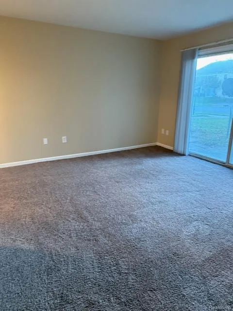 831 BLOOMFIELD VILLAGE BOULEVARD #B Auburn Hills City, MI 48326