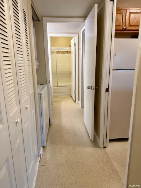 831 BLOOMFIELD VILLAGE BOULEVARD #B Auburn Hills City, MI 48326