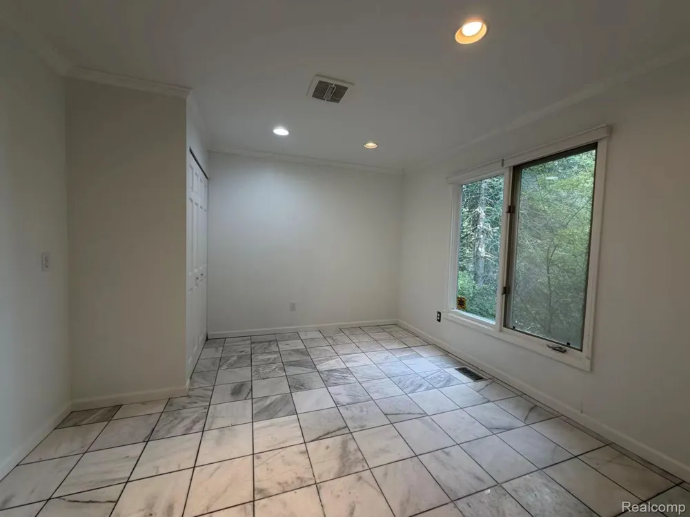 1594 Arbor Creek Drive Rochester Hills City, MI 48306
