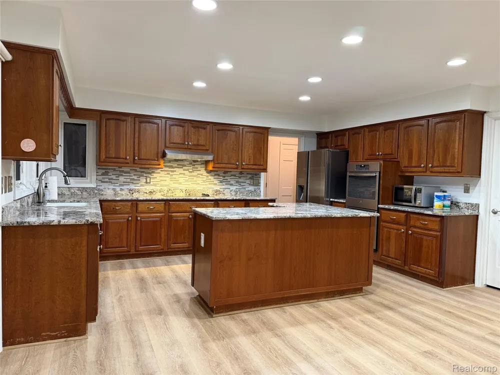 1594 Arbor Creek Drive Rochester Hills City, MI 48306