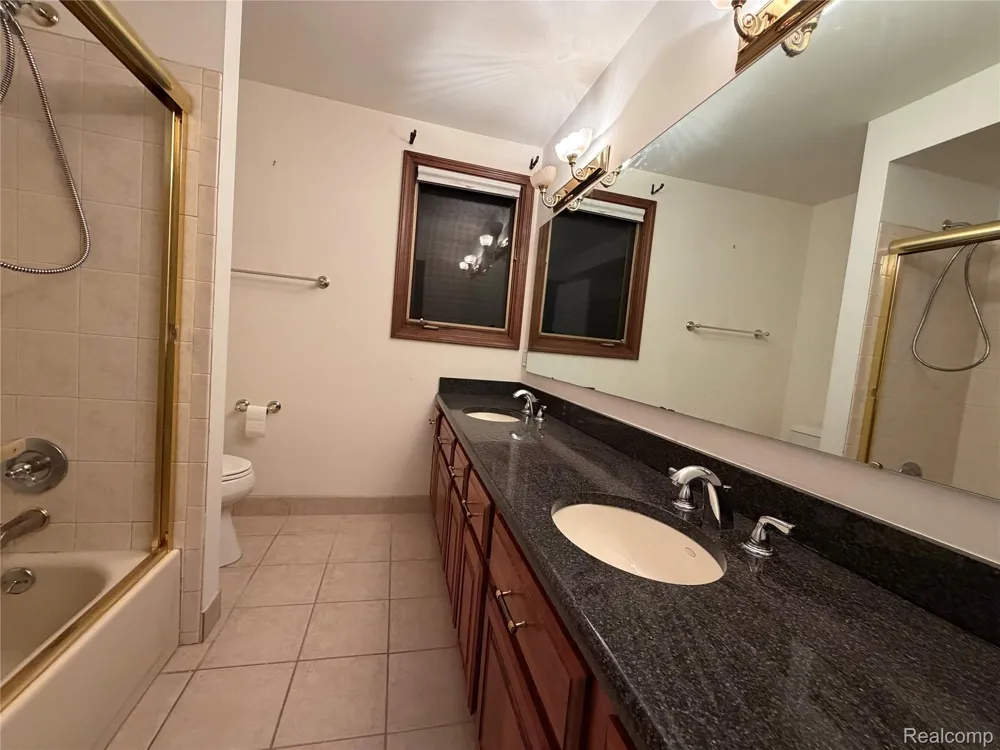 1594 Arbor Creek Drive Rochester Hills City, MI 48306