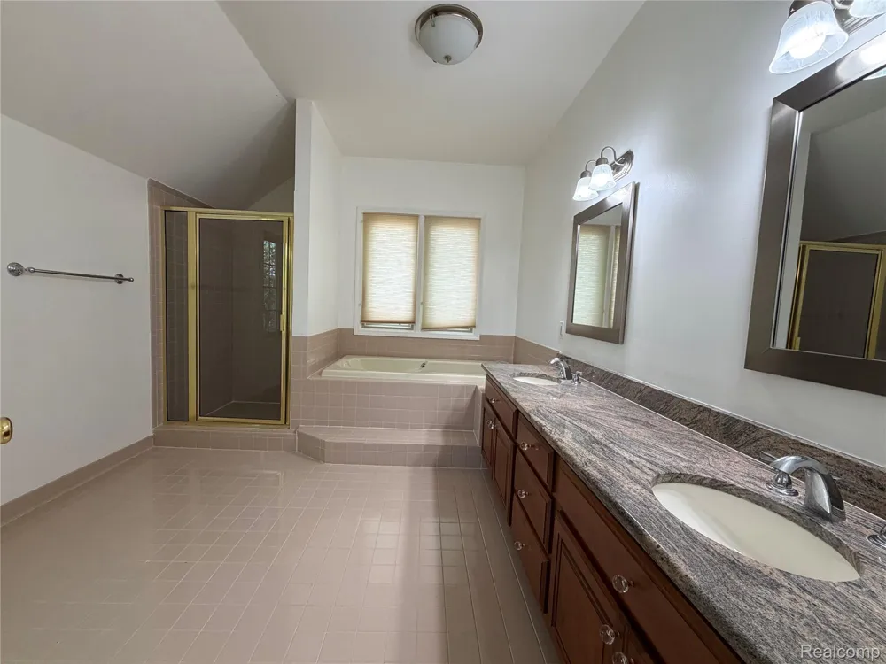 1594 Arbor Creek Drive Rochester Hills City, MI 48306