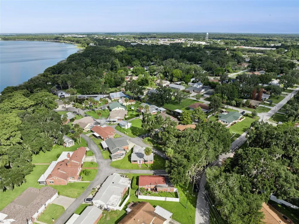 31944 ELIZABETH LANE Tavares, FL 32778