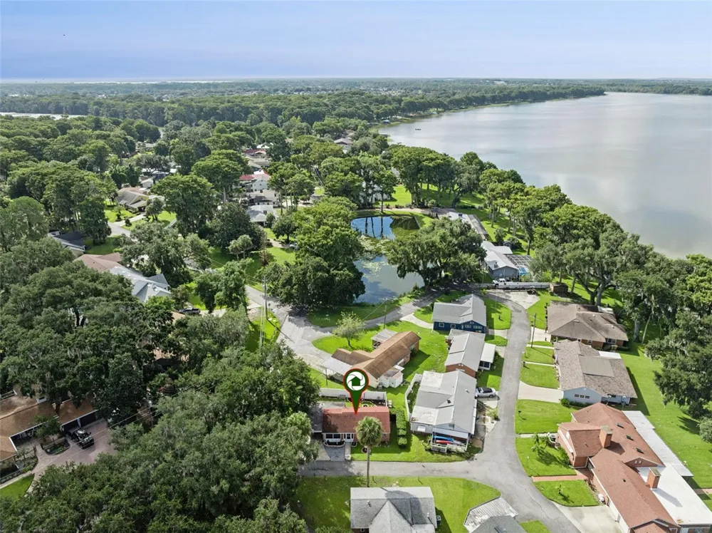 31944 ELIZABETH LANE Tavares, FL 32778
