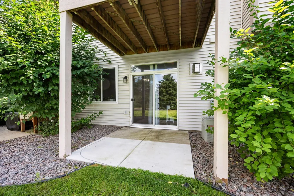 2215 White Water Way Eagan, MN 55122