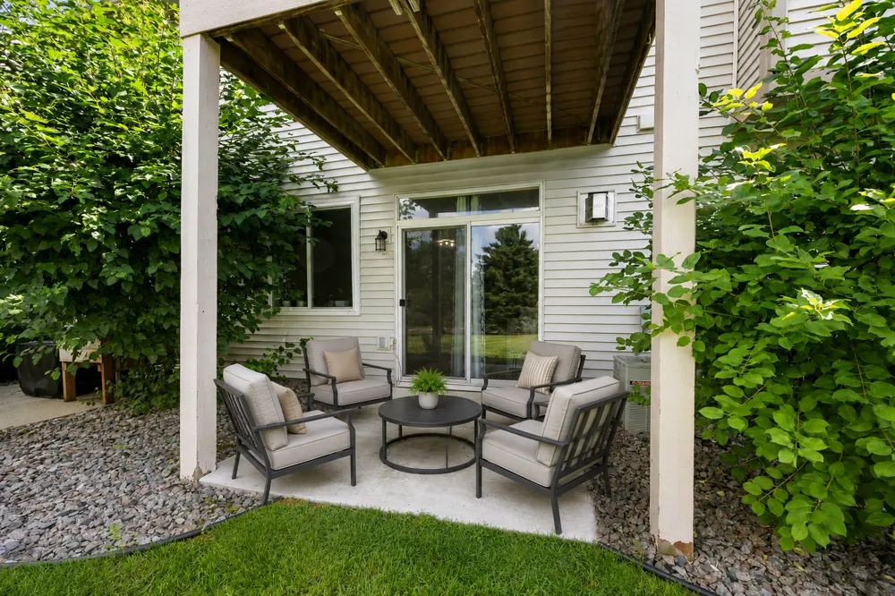 2215 White Water Way Eagan, MN 55122