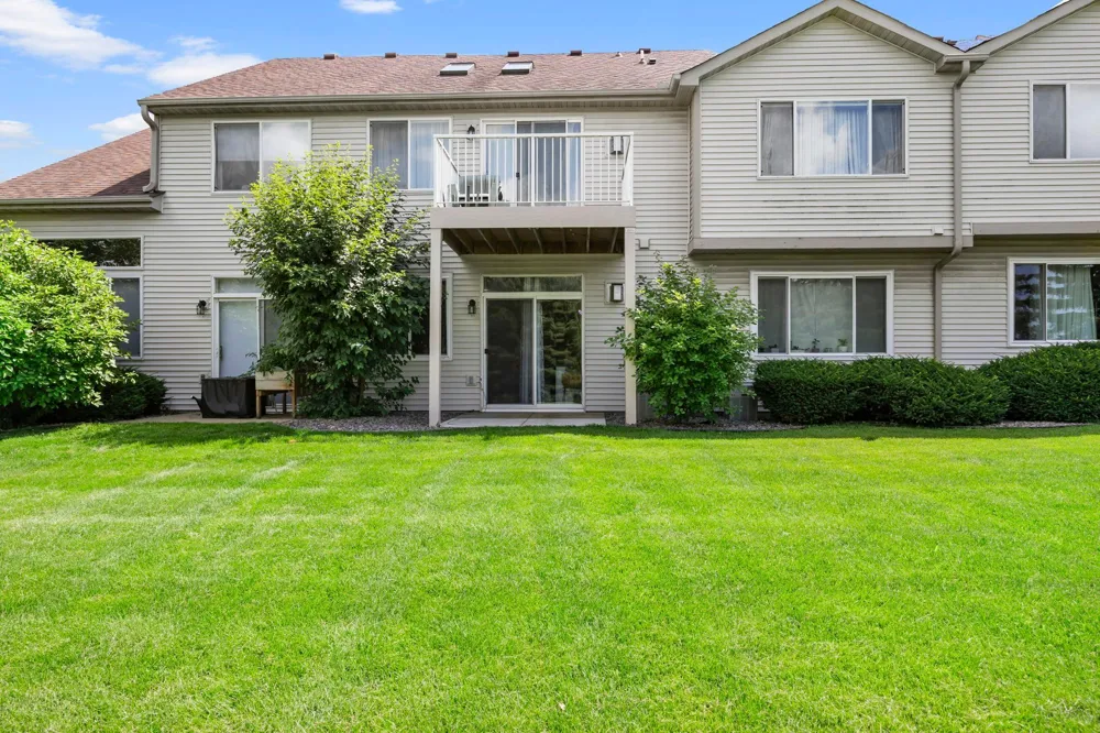 2215 White Water Way Eagan, MN 55122