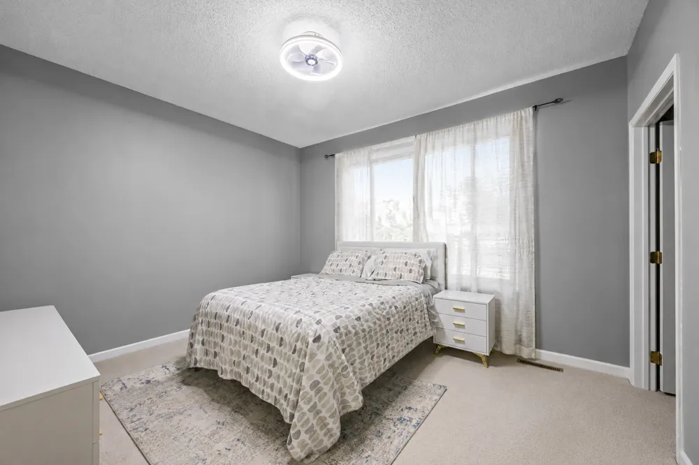 2215 White Water Way Eagan, MN 55122