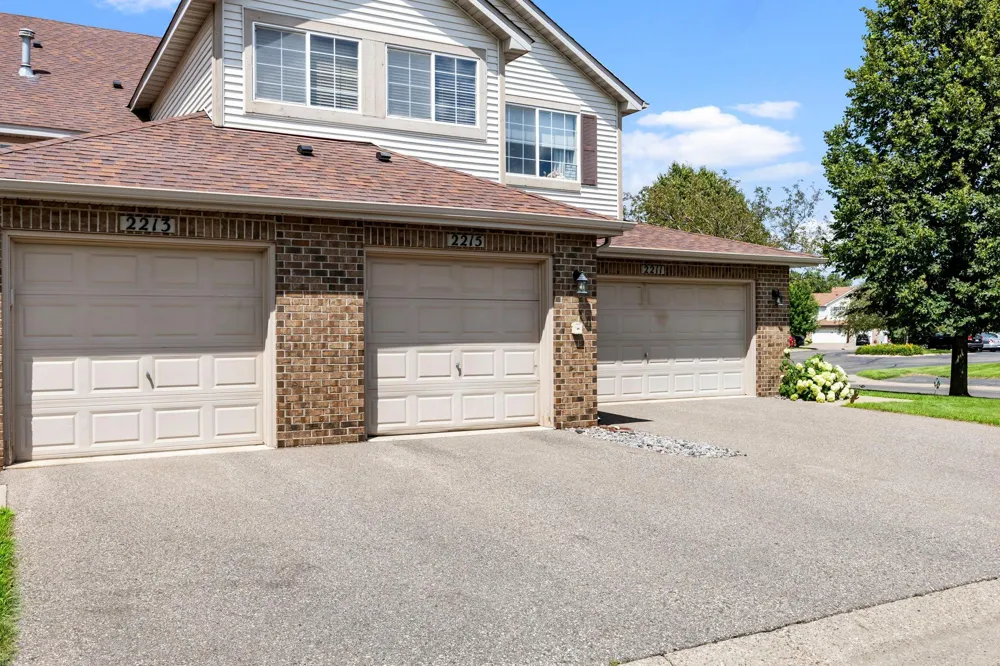 2215 White Water Way Eagan, MN 55122