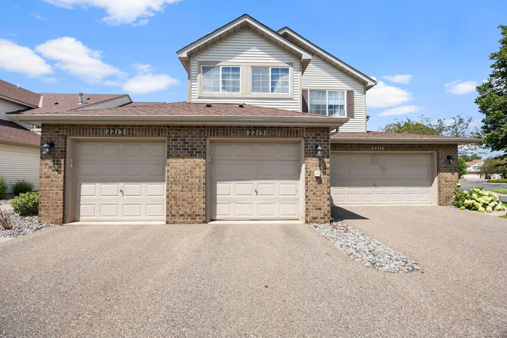 2215 White Water Way Eagan, MN 55122