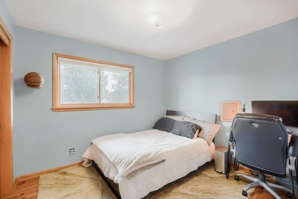 334 Edith Drive West Saint Paul, MN 55118