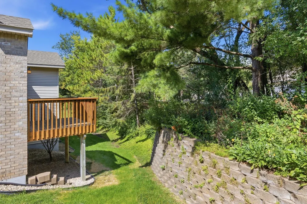 3771 Burgundy Drive Eagan, MN 55122