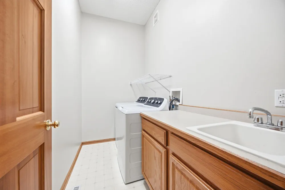 3771 Burgundy Drive Eagan, MN 55122