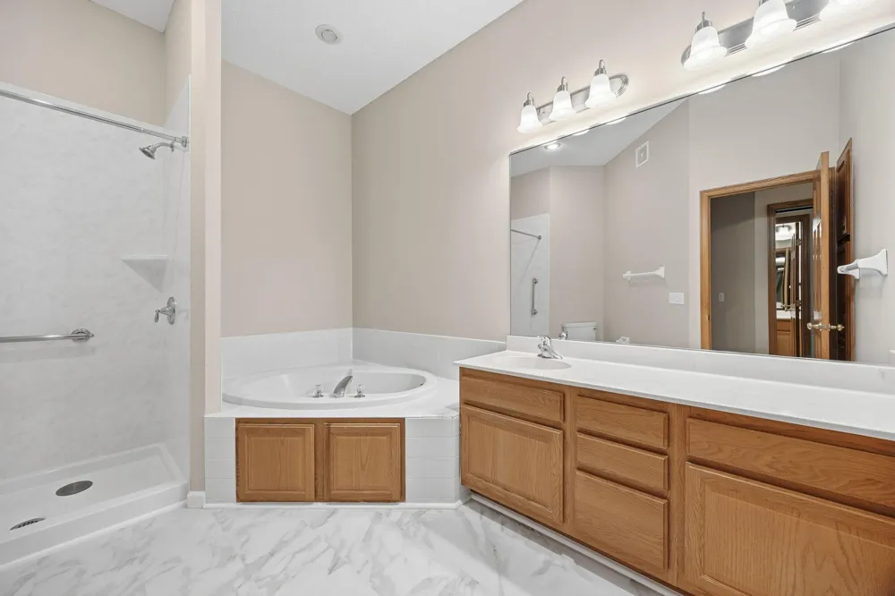 3771 Burgundy Drive Eagan, MN 55122