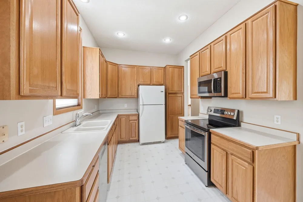 3771 Burgundy Drive Eagan, MN 55122