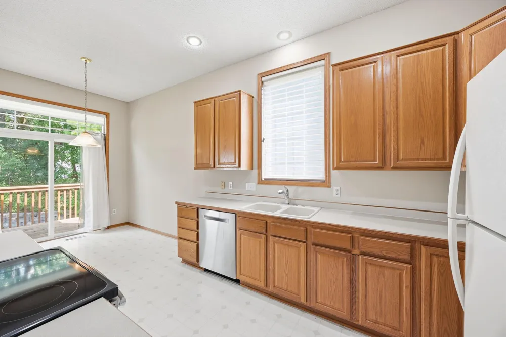3771 Burgundy Drive Eagan, MN 55122